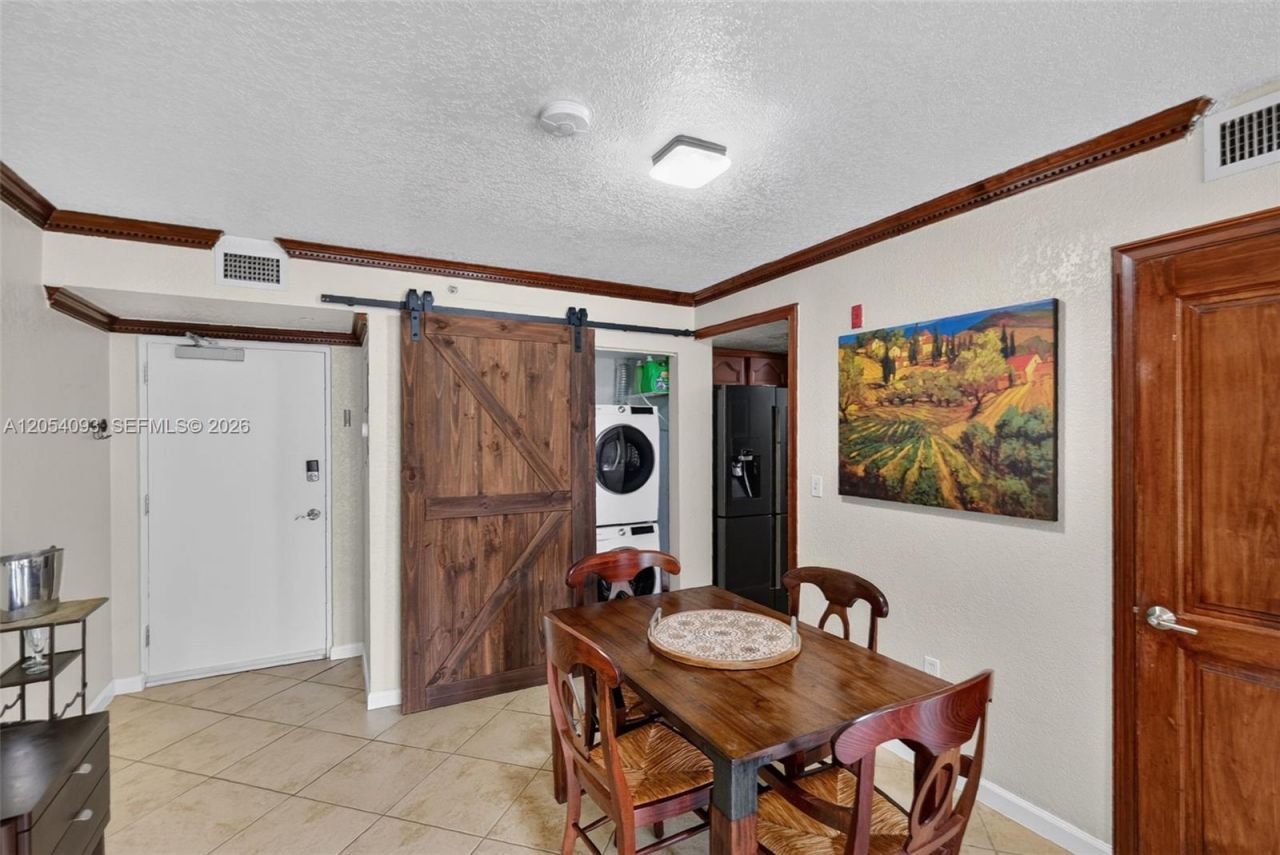 1060 NW 7th St , Unit 205, Miami, FL 33136 Photo