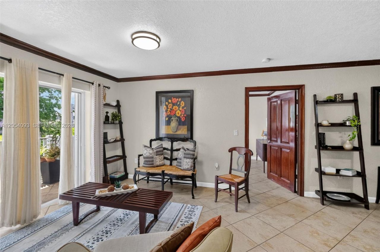 1060 NW 7th St , Unit 205, Miami, FL 33136 Photo