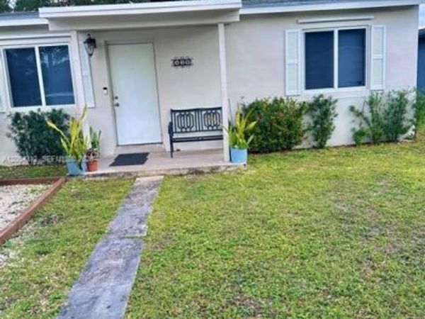 428 NW 21st Ter , Fort Lauderdale, FL 33311