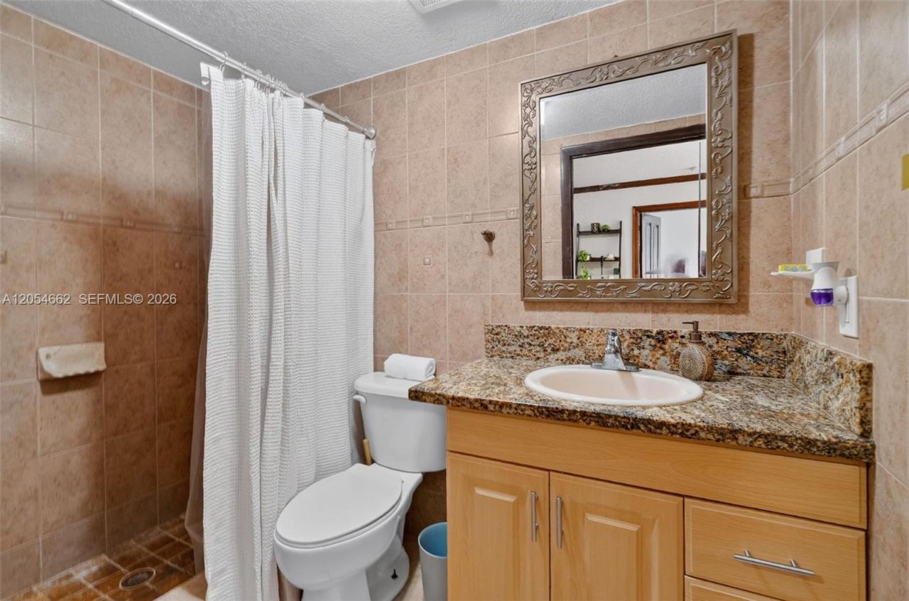 1060 NW 7th St , Unit 205, Miami, FL 33136 Photo
