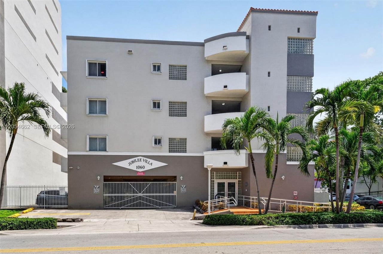 1060 NW 7th St , Unit 205, Miami, FL 33136 Photo