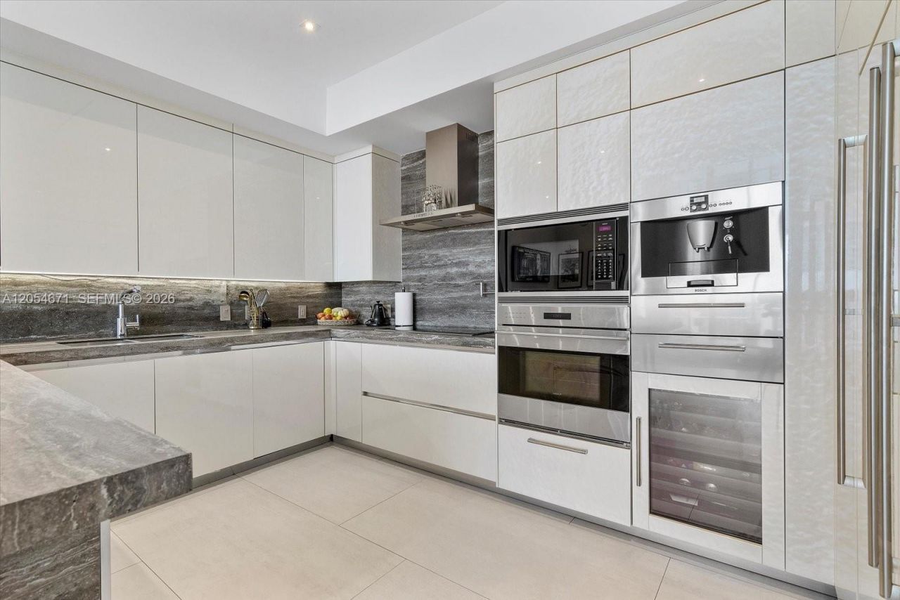 17475 Collins Ave , Unit 2002, Sunny Isles Beach, FL 33160 Photo