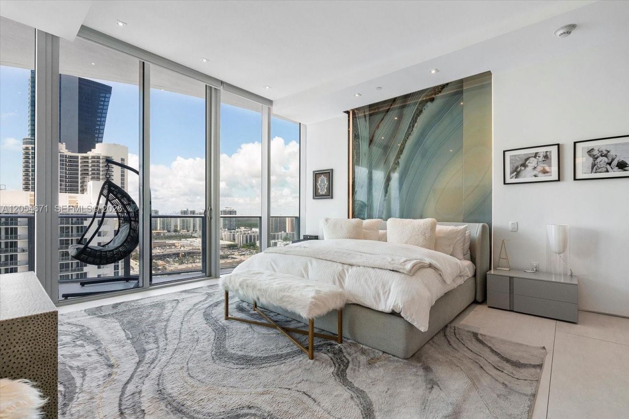 17475 Collins Ave , Unit 2002, Sunny Isles Beach, FL 33160 Photo