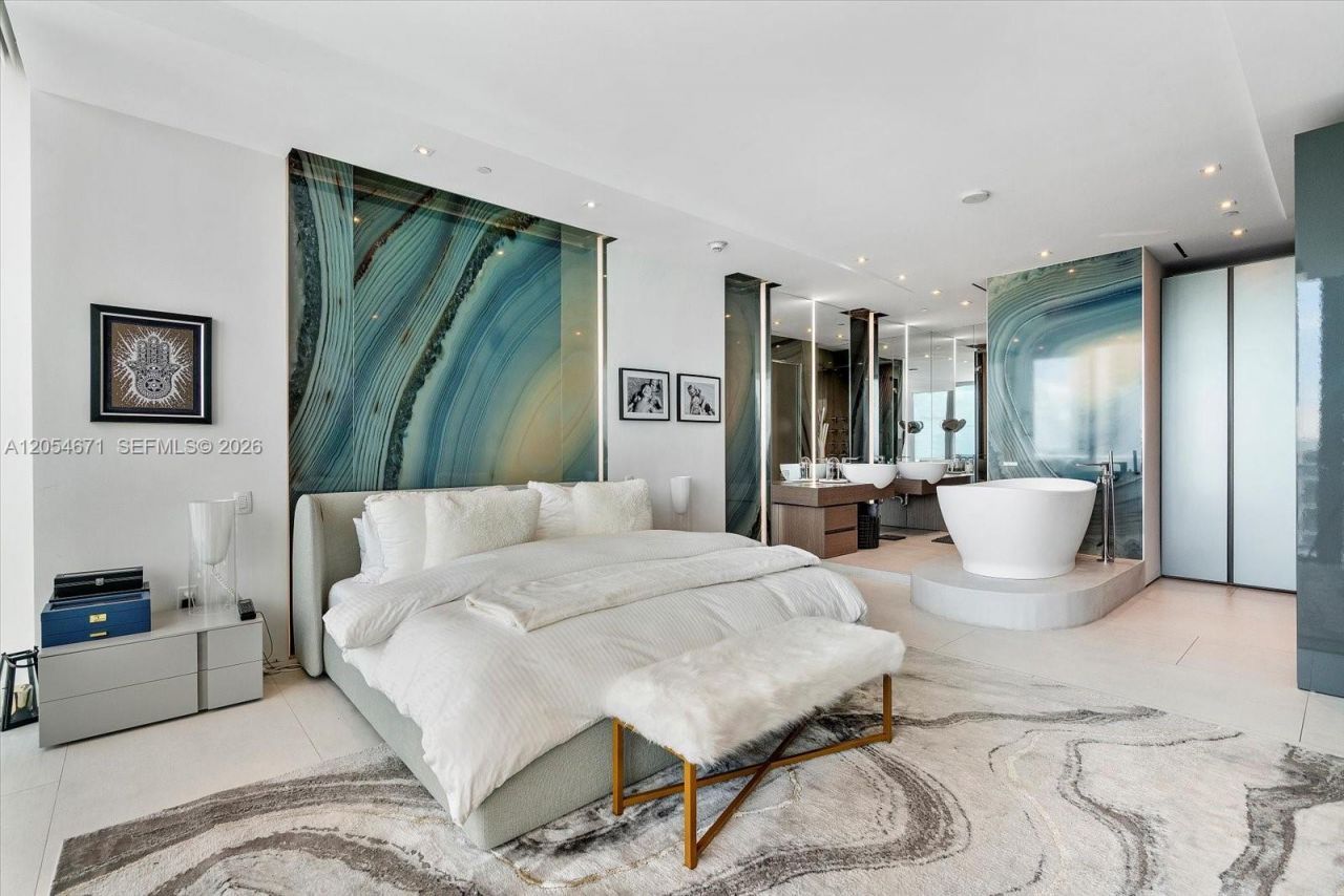 17475 Collins Ave , Unit 2002, Sunny Isles Beach, FL 33160 Photo