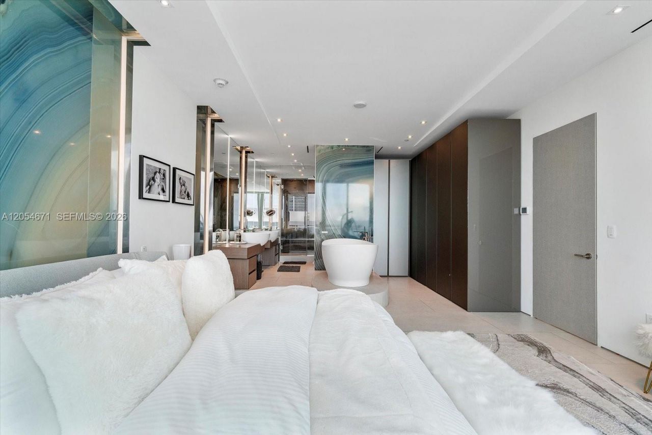 17475 Collins Ave , Unit 2002, Sunny Isles Beach, FL 33160 Photo