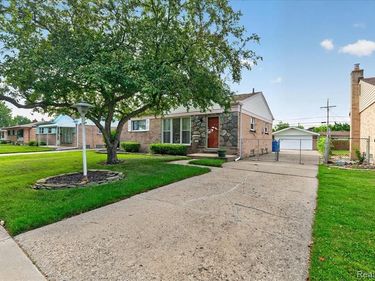 11908 Stamford Avenue, Warren, MI 48089
