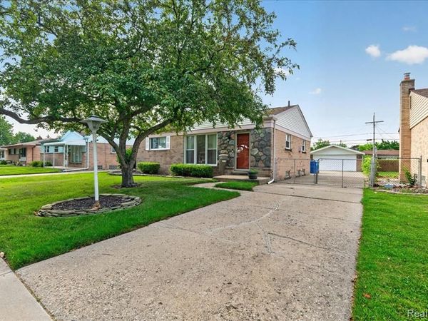11908 Stamford Avenue, Warren, MI 48089