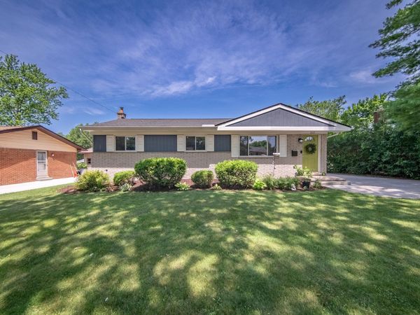 153 Nichols Drive, Saline, MI 48176