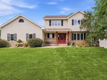 365 Windsor Lane, Mahtomedi, MN 55115