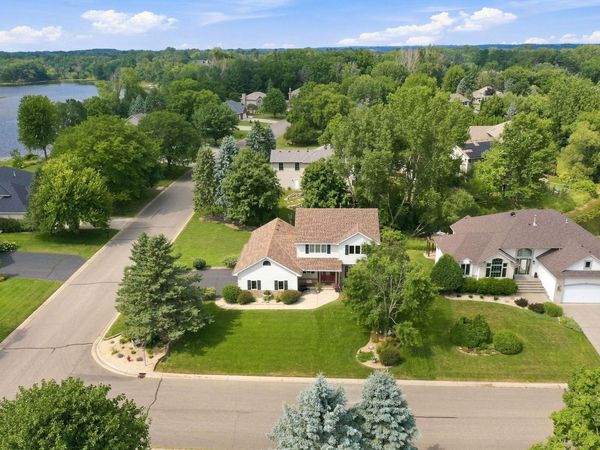 365 Windsor Lane, Mahtomedi, MN 55115