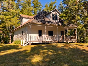 202 3rd Avenue S, Walker, MN 56484