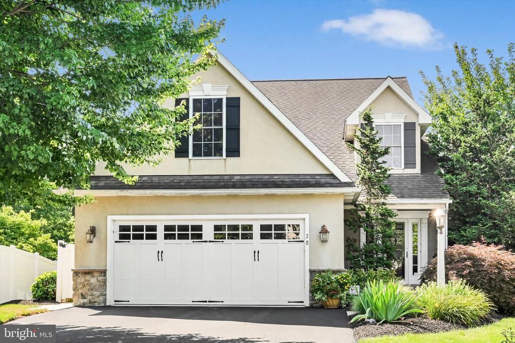 28 GREYSTONE CIRCLE, WILLOW STREET, PA 17584