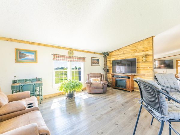 4433 Hamlin Road, Grawn, MI 49637