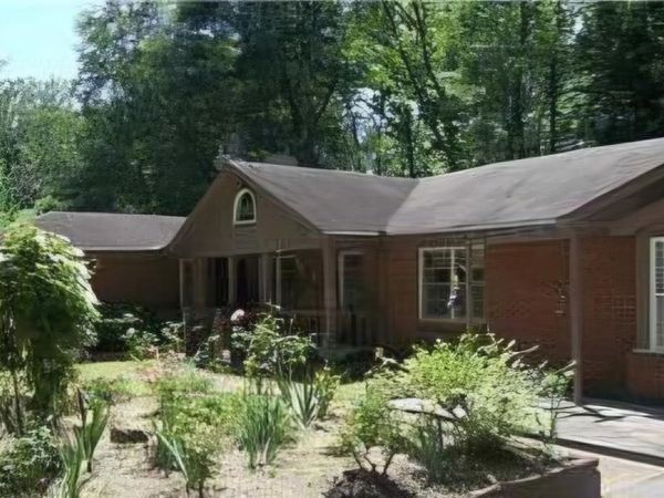 3877 LAKEWOOD DR, Memphis, TN 38128