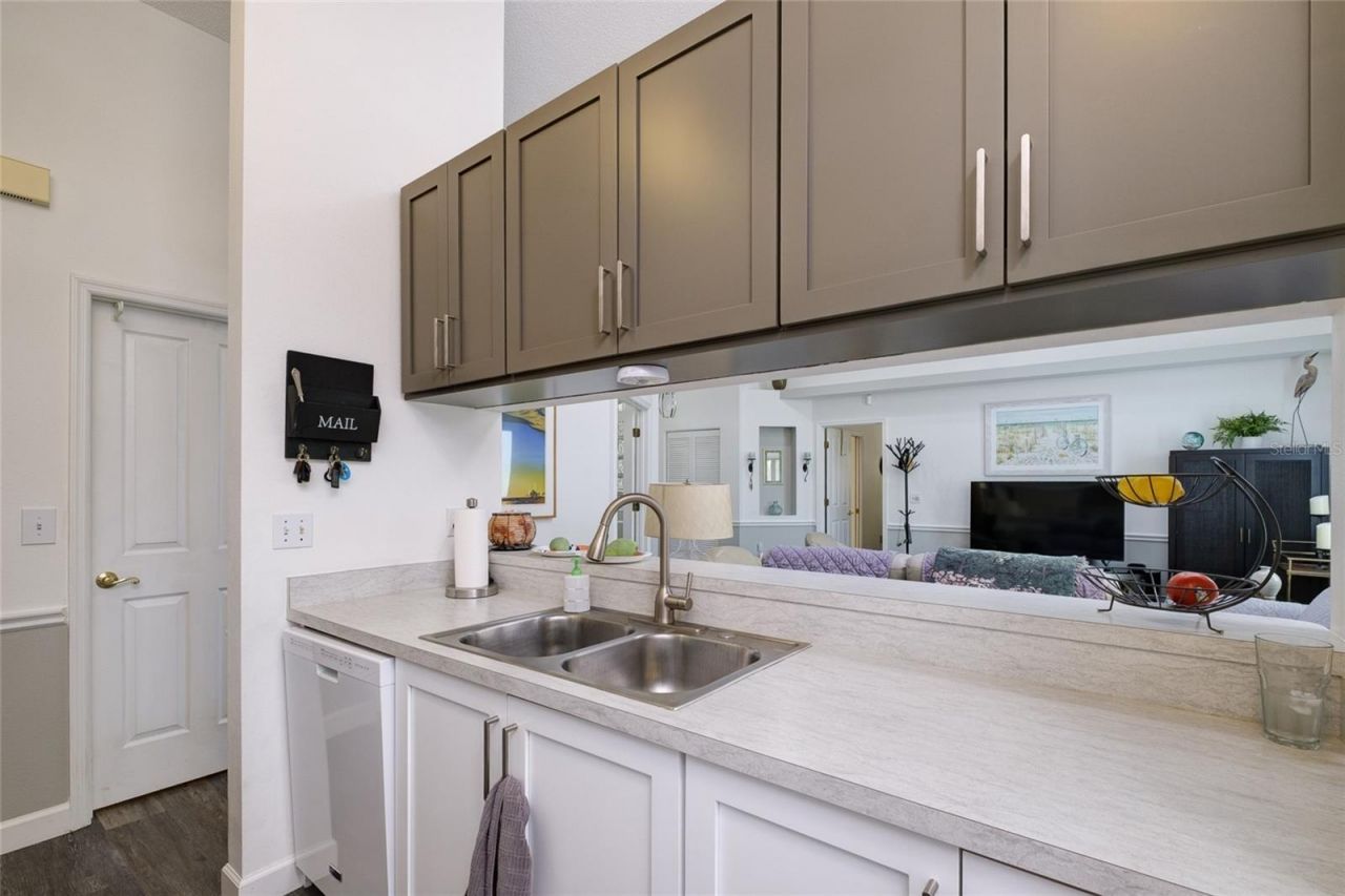 7812 38th Court E, Sarasota, FL 34243 Photo