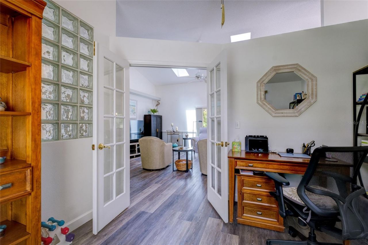 7812 38th Court E, Sarasota, FL 34243 Photo