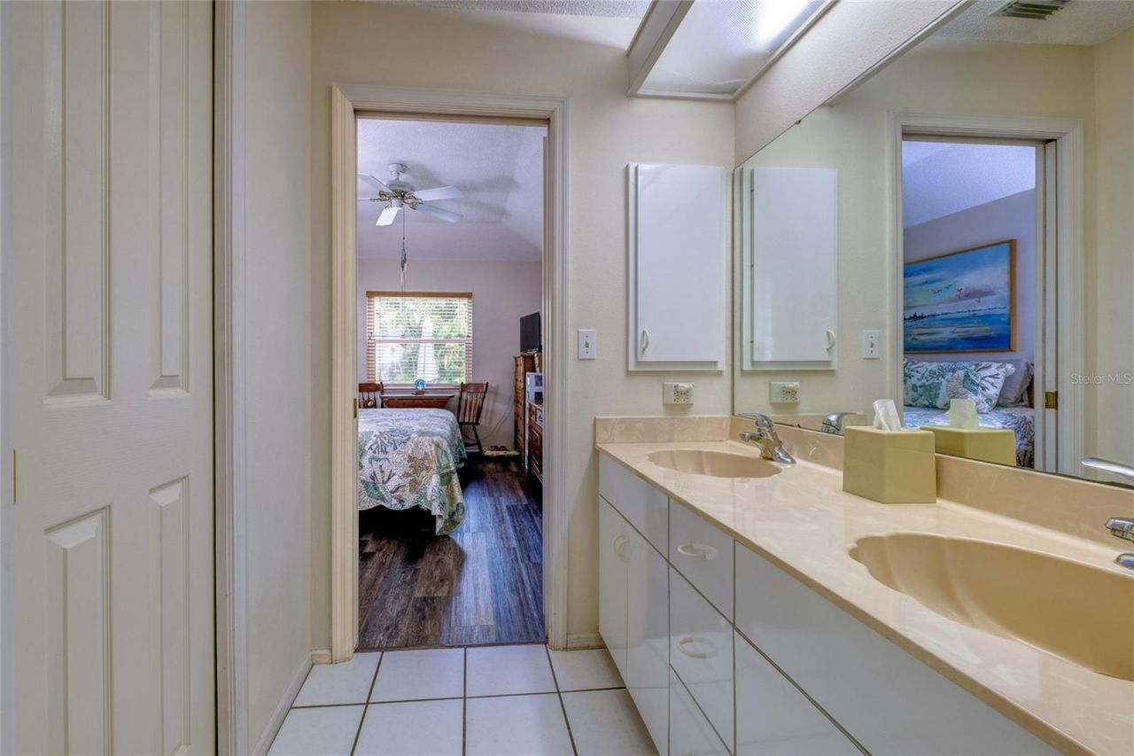 7812 38th Court E, Sarasota, FL 34243 Photo
