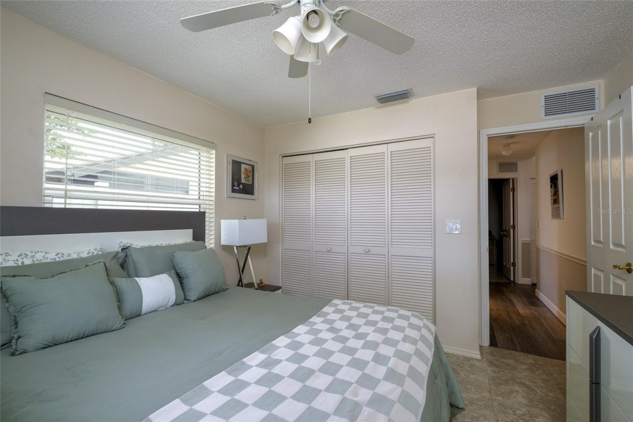 7812 38th Court E, Sarasota, FL 34243 Photo