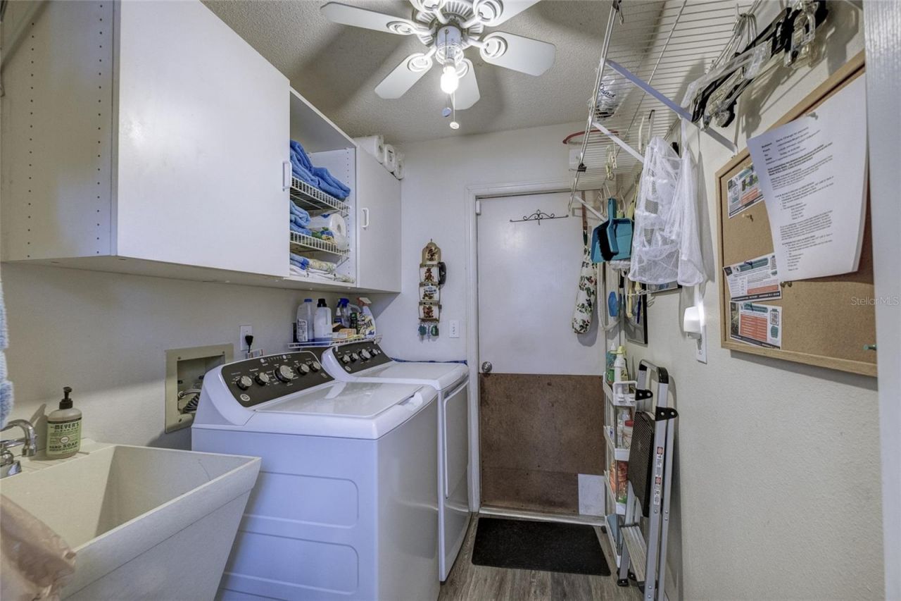 7812 38th Court E, Sarasota, FL 34243 Photo