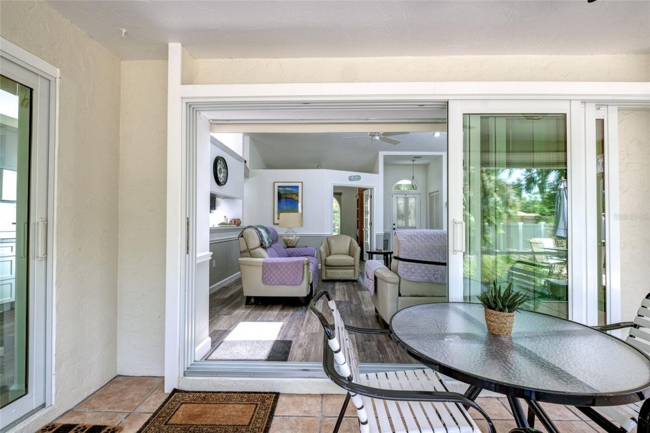 7812 38th Court E, Sarasota, FL 34243 Photo