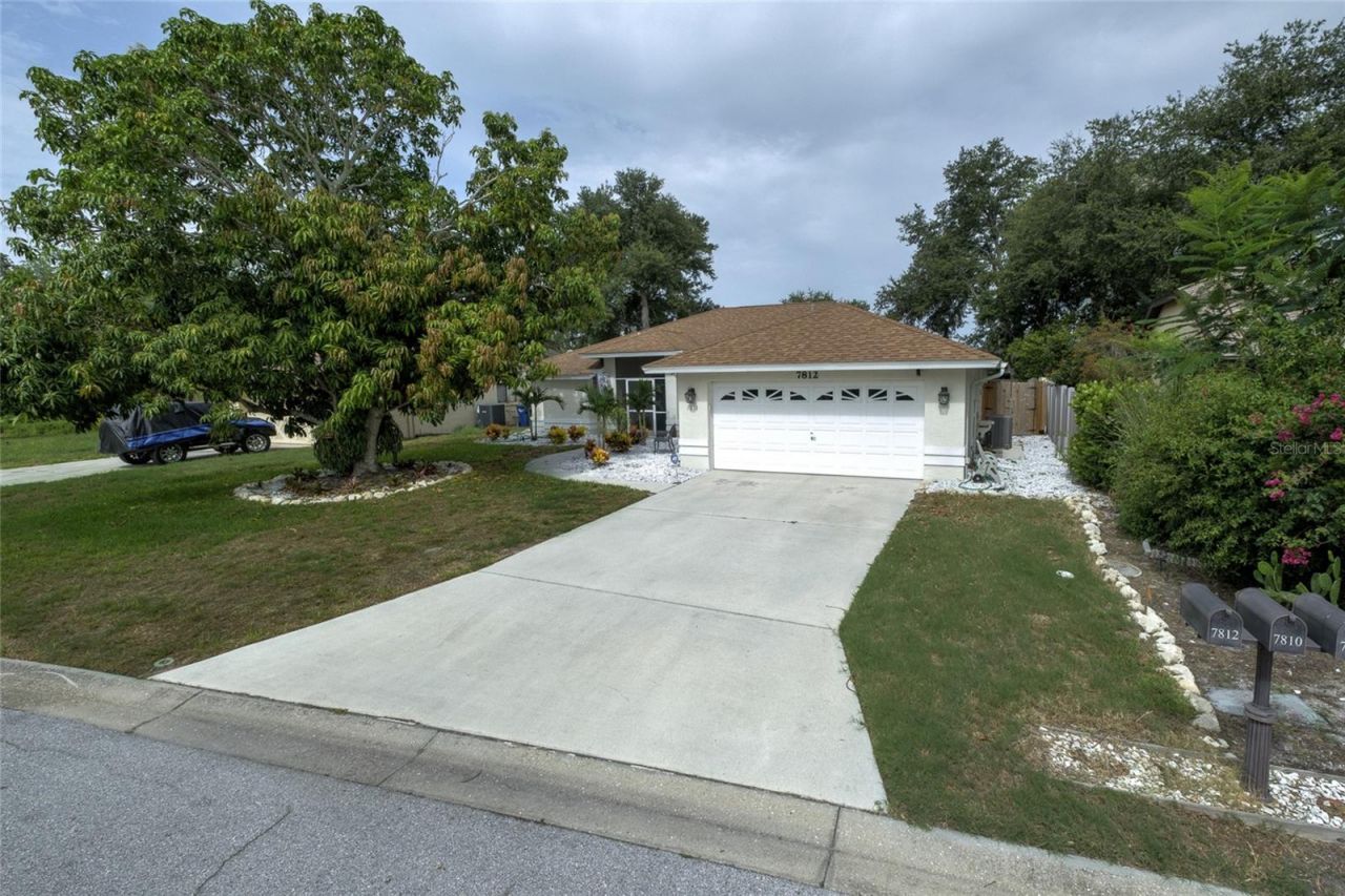 7812 38th Court E, Sarasota, FL 34243 Photo