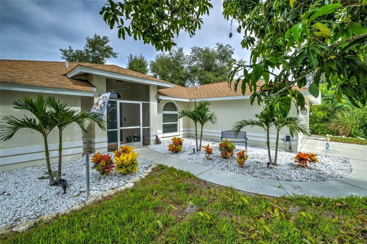 7812 38th Court E, Sarasota, FL 34243 Photo