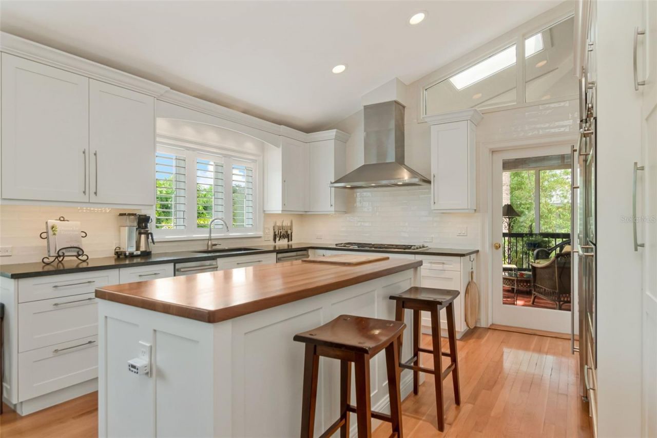 2514 W Conley Avenue, Tampa, FL 33611 Photo