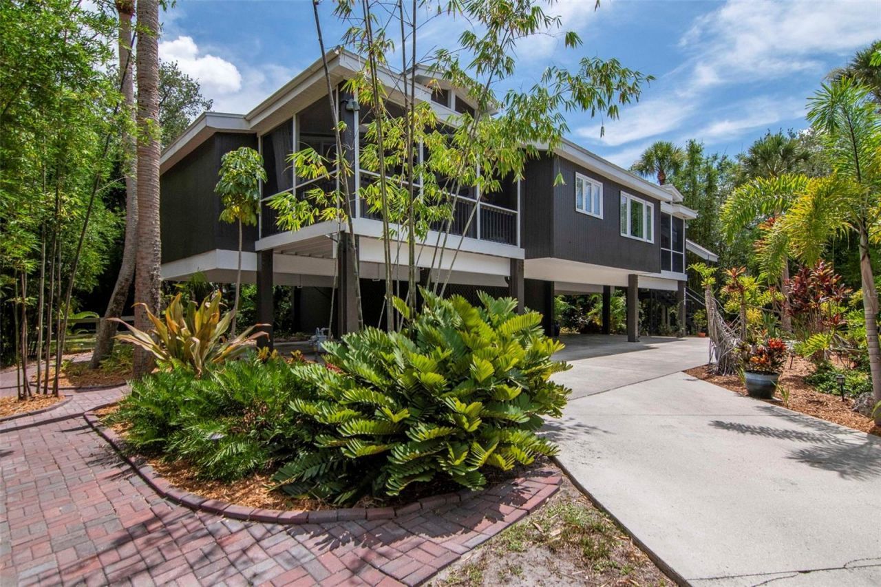 2514 W Conley Avenue, Tampa, FL 33611 Photo