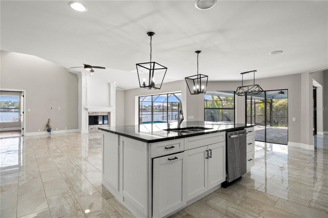 5104 E Longboat Boulevard, Tampa, FL 33615 Photo