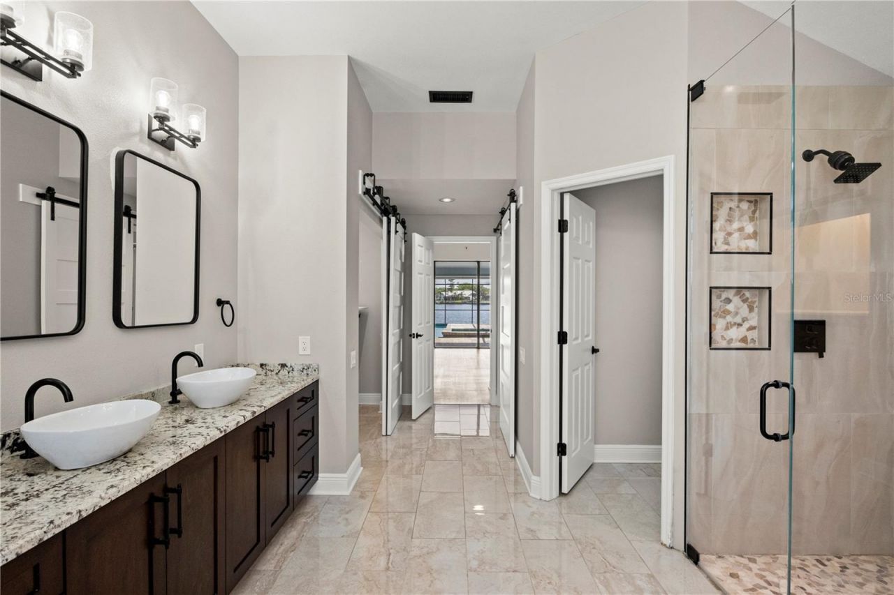 5104 E Longboat Boulevard, Tampa, FL 33615 Photo