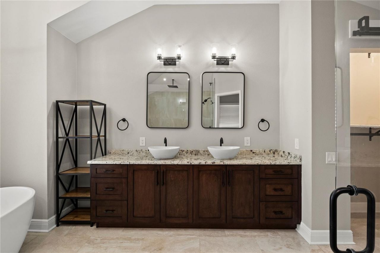 5104 E Longboat Boulevard, Tampa, FL 33615 Photo