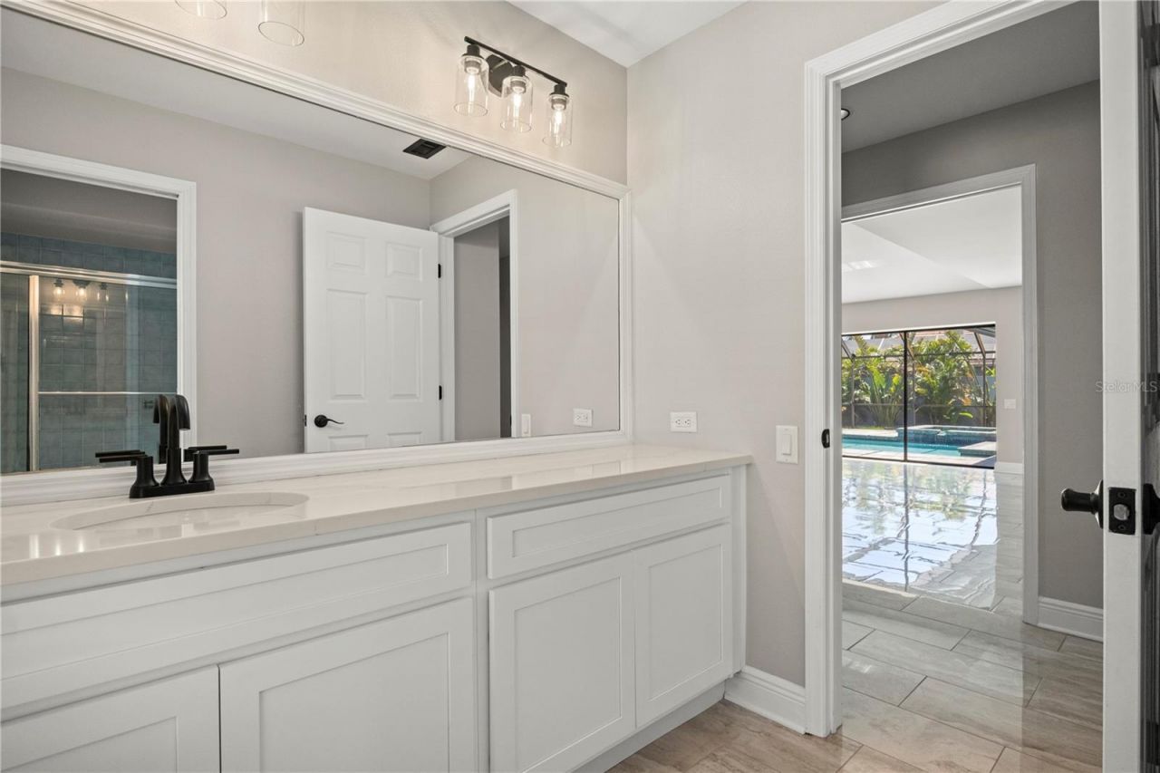 5104 E Longboat Boulevard, Tampa, FL 33615 Photo