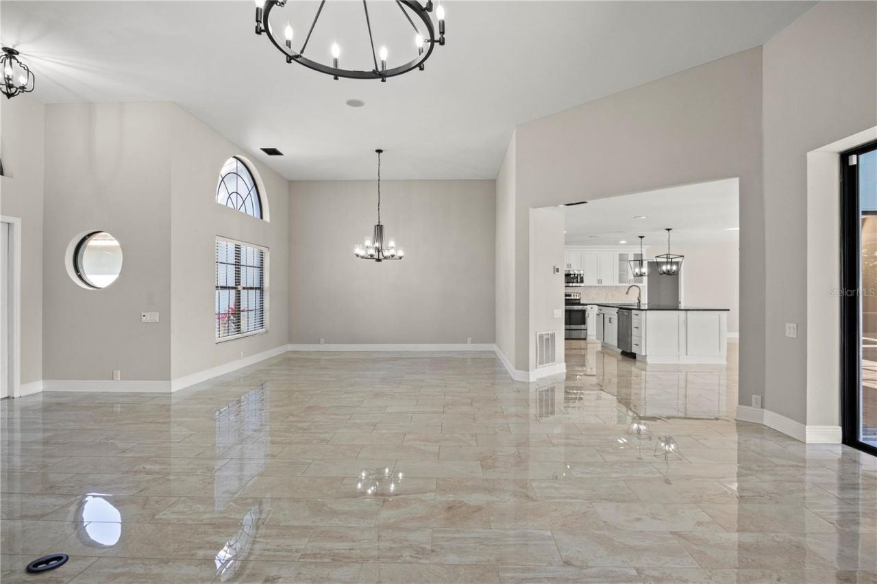 5104 E Longboat Boulevard, Tampa, FL 33615 Photo