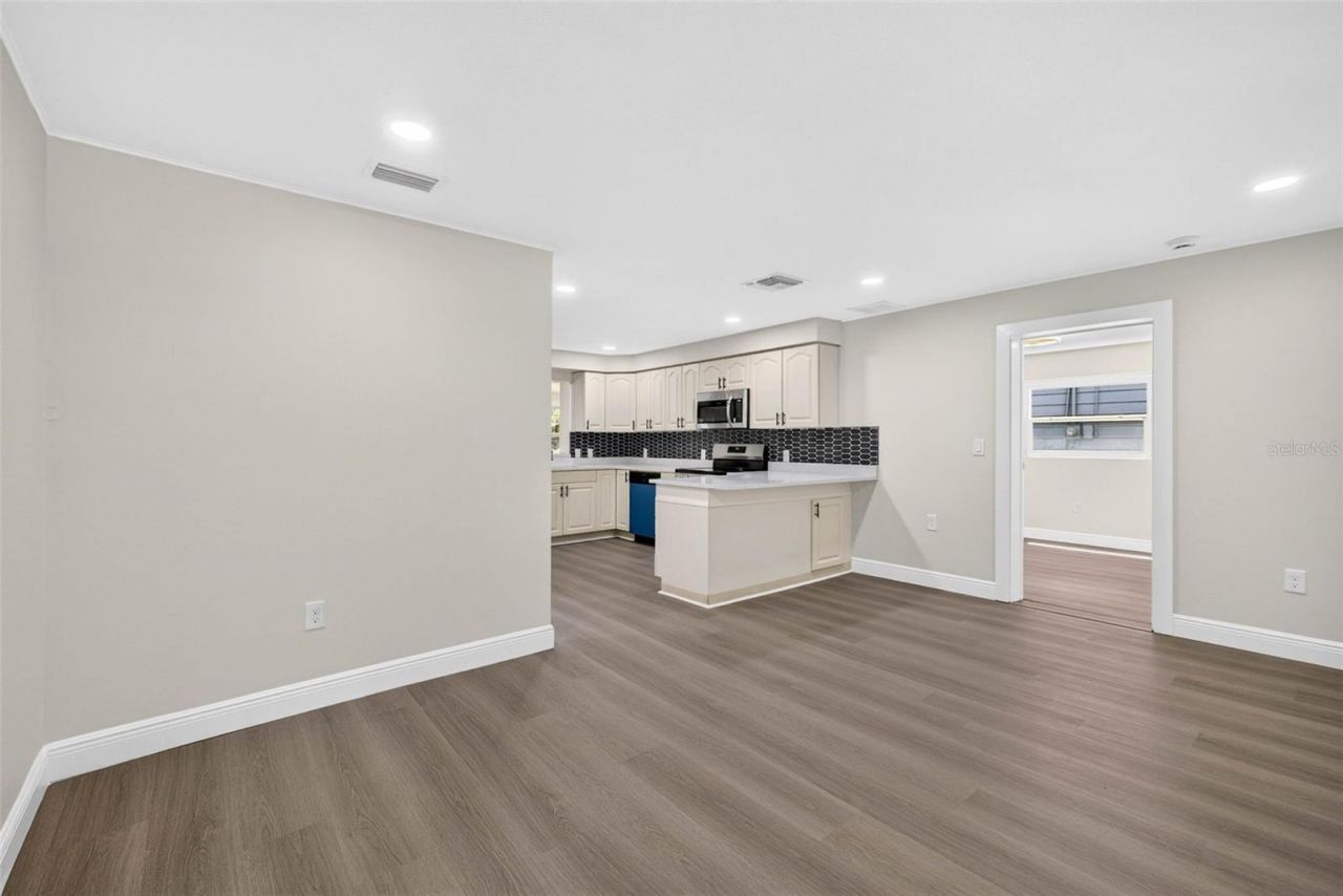 38706 Calvin Avenue , Zephyrhills, FL 33542 Photo