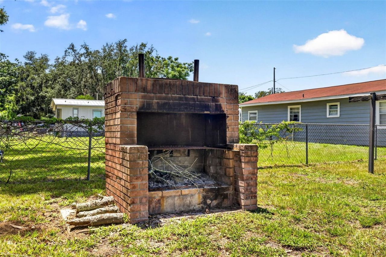 38706 Calvin Avenue , Zephyrhills, FL 33542 Photo