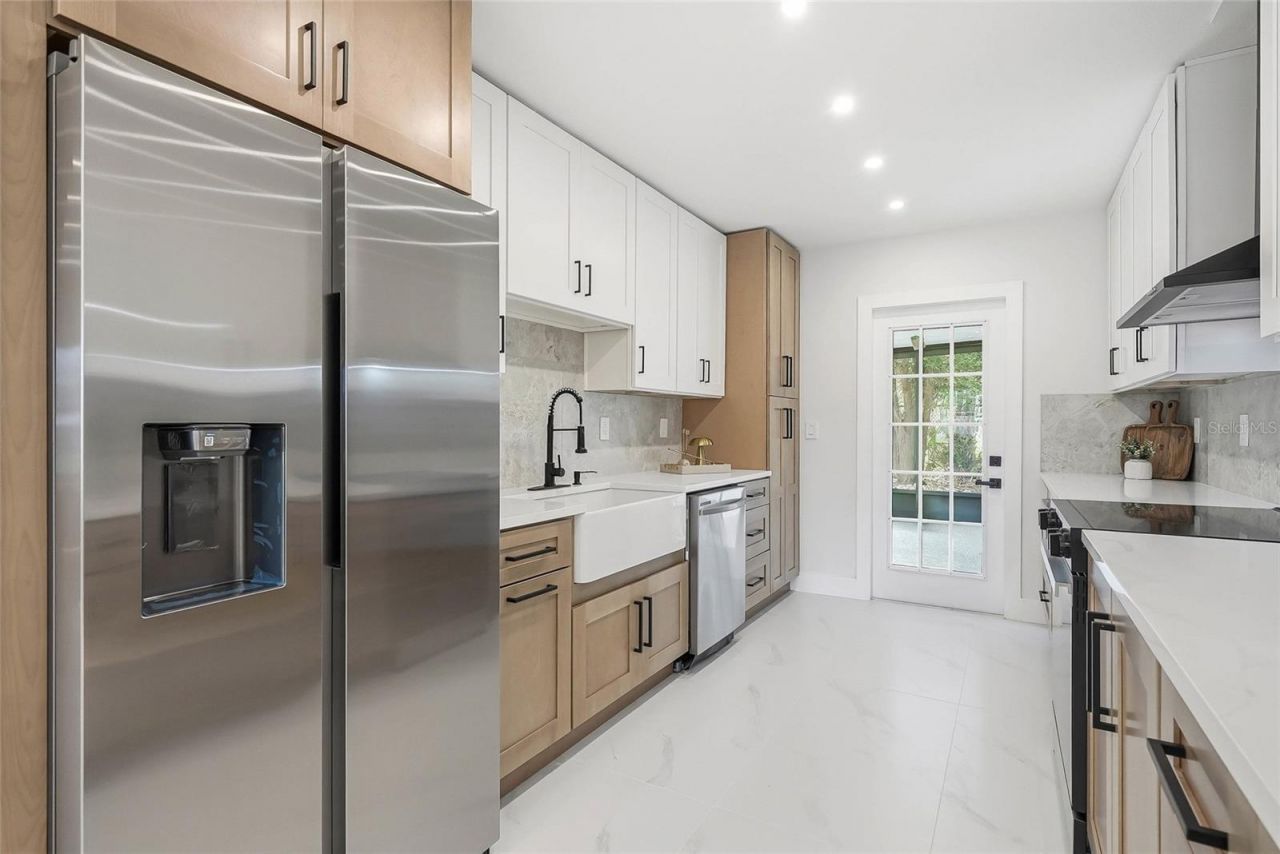 8118 Tanglewood Lane , Tampa, FL 33615 Photo