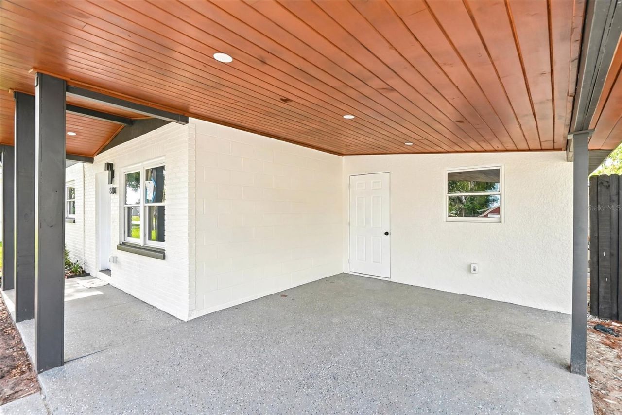 8118 Tanglewood Lane , Tampa, FL 33615 Photo