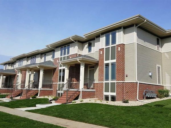 1422 SMITHFIELD Drive, Sun Prairie, WI 53590