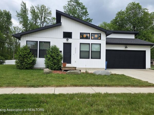 3217 Rice Court, Lansing, MI 48911
