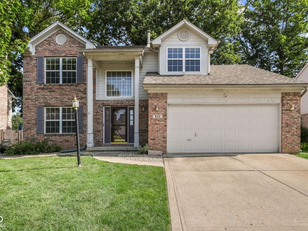 923 Stave Oak Drive , Beech Grove, IN 46107