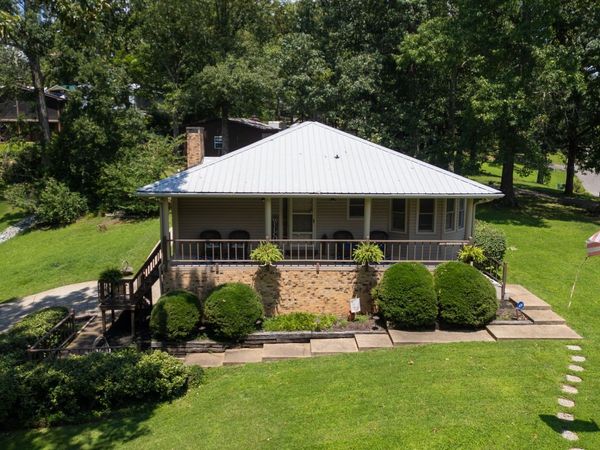327 Russwood Dr , Springville, TN 38256