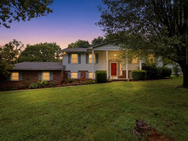 3088 Dixie Lee Cir , Lenoir City, TN 37772