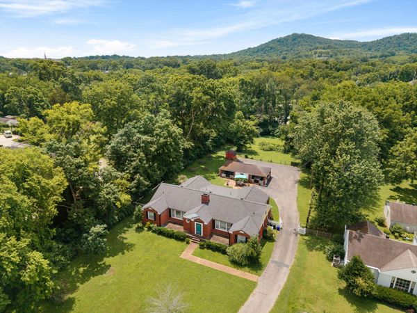 923 Battery Ln, Nashville, TN 37220