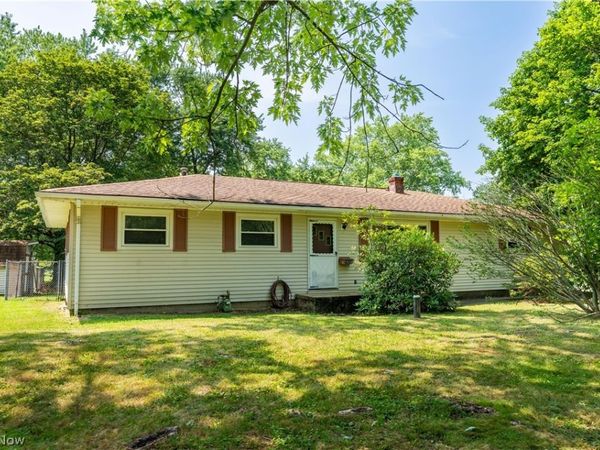 7101 Pinecrest Street NE, Canton, OH 44721
