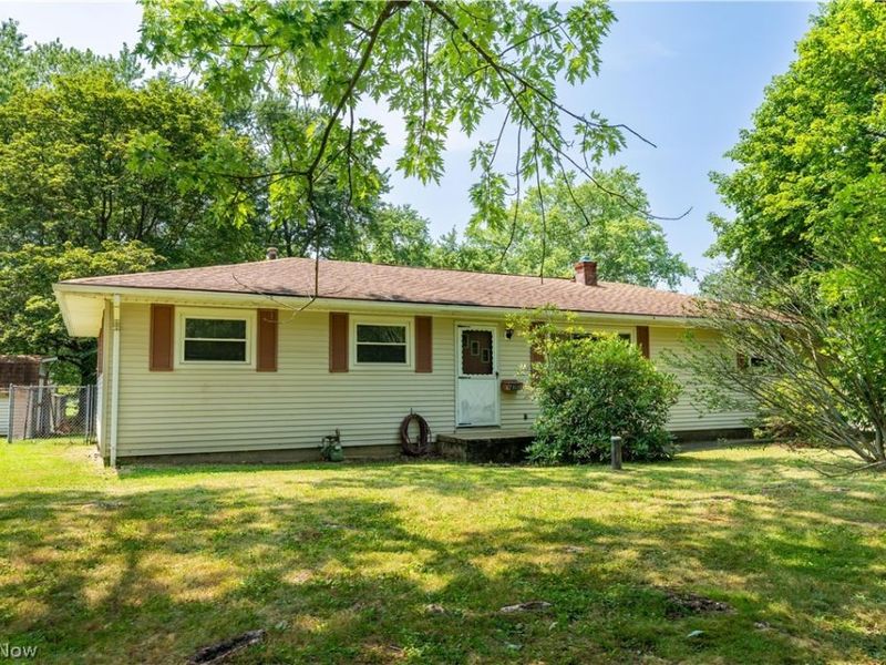 7101 Pinecrest Street NE, Canton, OH 44721 Photo 1
