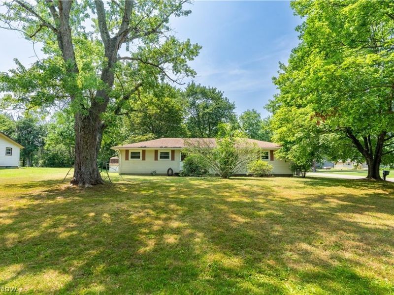 7101 Pinecrest Street NE, Canton, OH 44721 Photo 2
