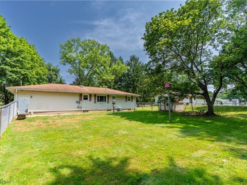 7101 Pinecrest Street NE, Canton, OH 44721 Photo 3