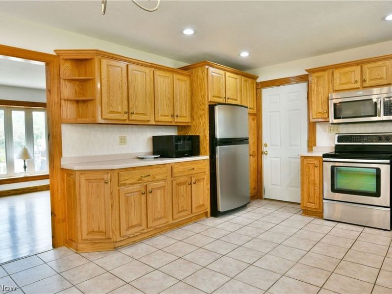 1393 Sunnyfield Avenue NW, Warren, OH 44481 Photo 11