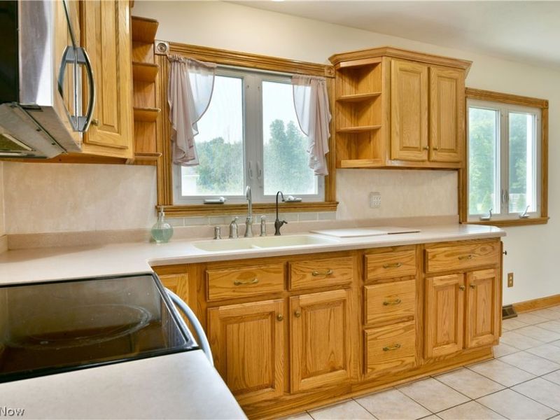1393 Sunnyfield Avenue NW, Warren, OH 44481 Photo 12