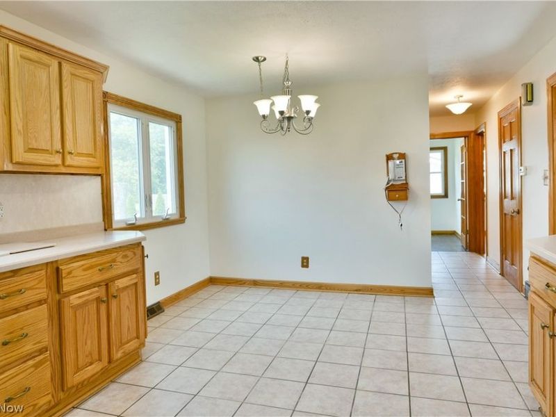1393 Sunnyfield Avenue NW, Warren, OH 44481 Photo 14
